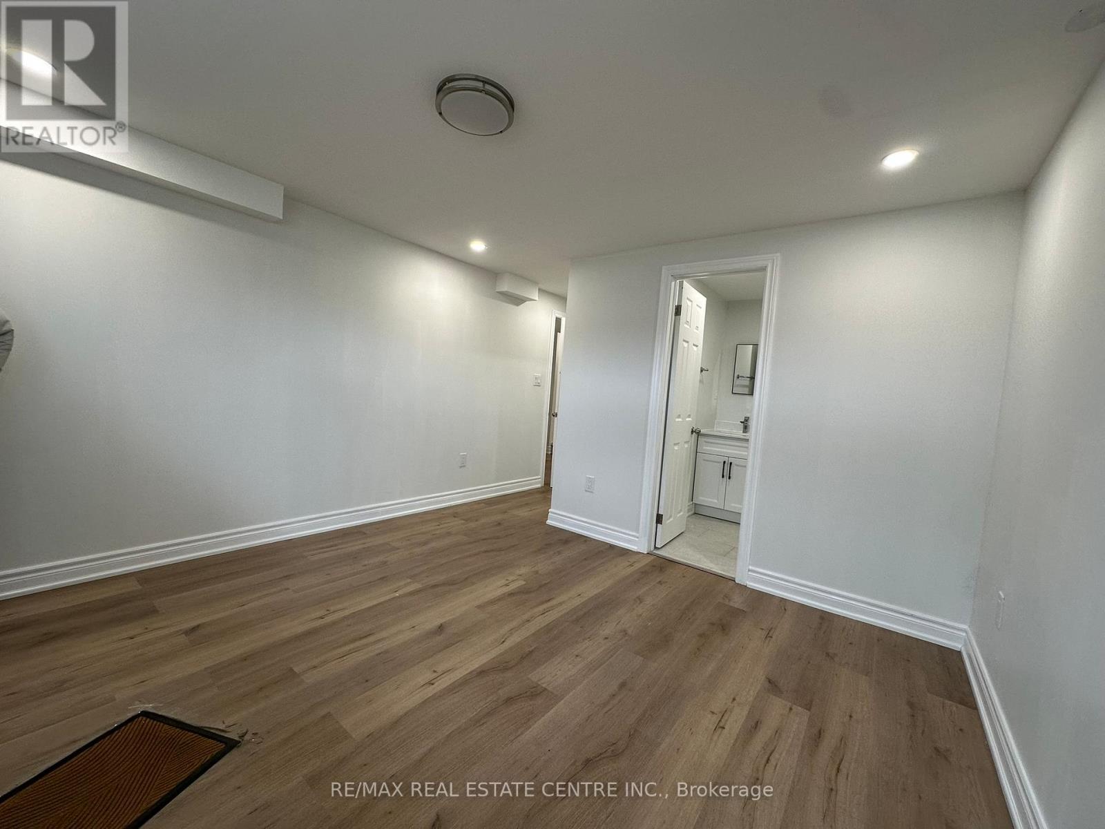 Bsmt - 67 York Road, Toronto, Ontario  M9R 3E7 - Photo 11 - W12693366
