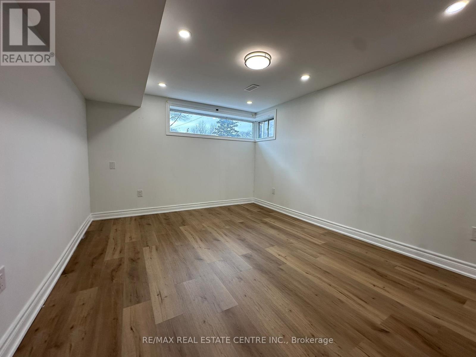 Bsmt - 67 York Road, Toronto, Ontario  M9R 3E7 - Photo 12 - W12693366