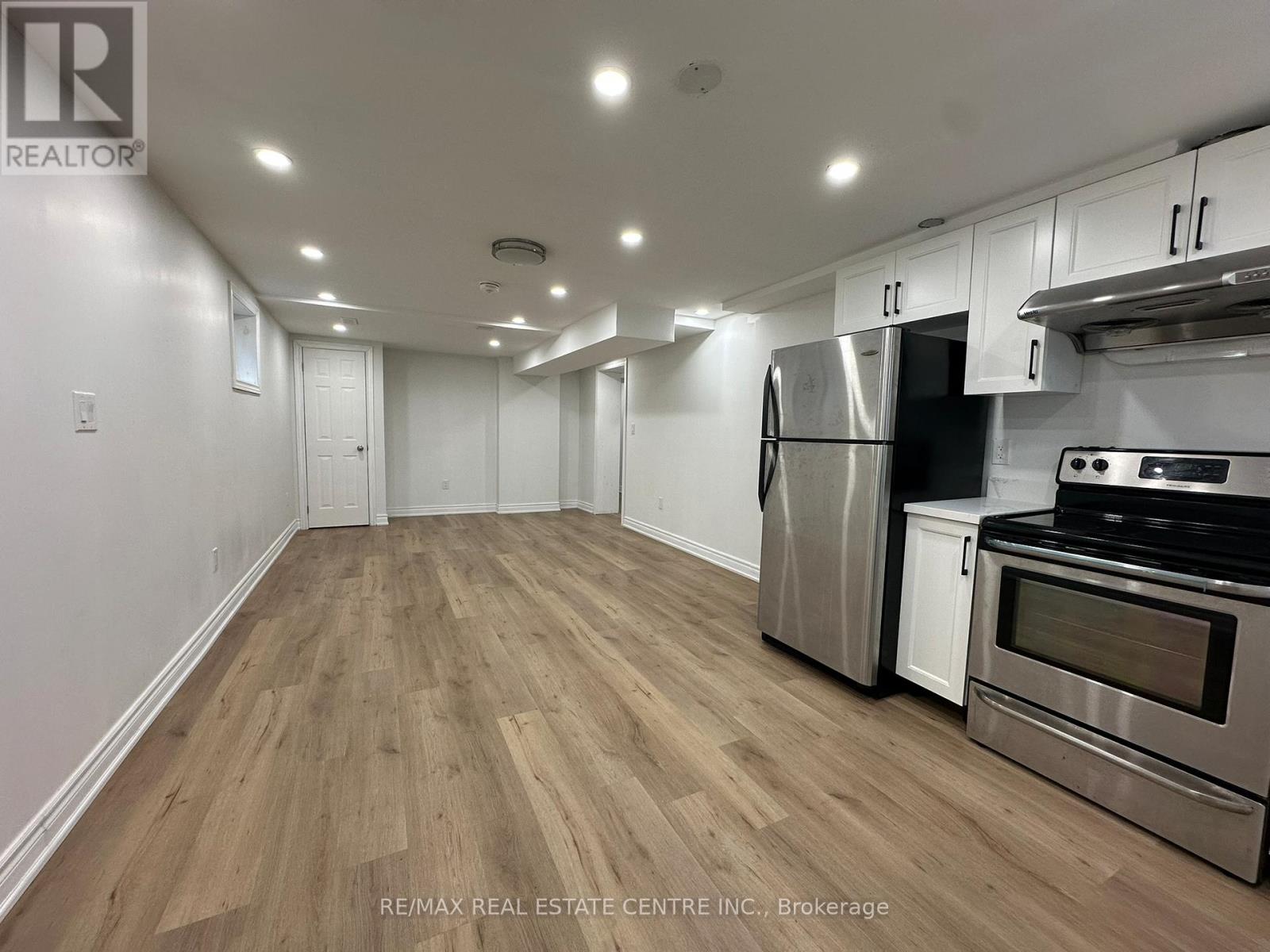 Bsmt - 67 York Road, Toronto, Ontario  M9R 3E7 - Photo 4 - W12693366