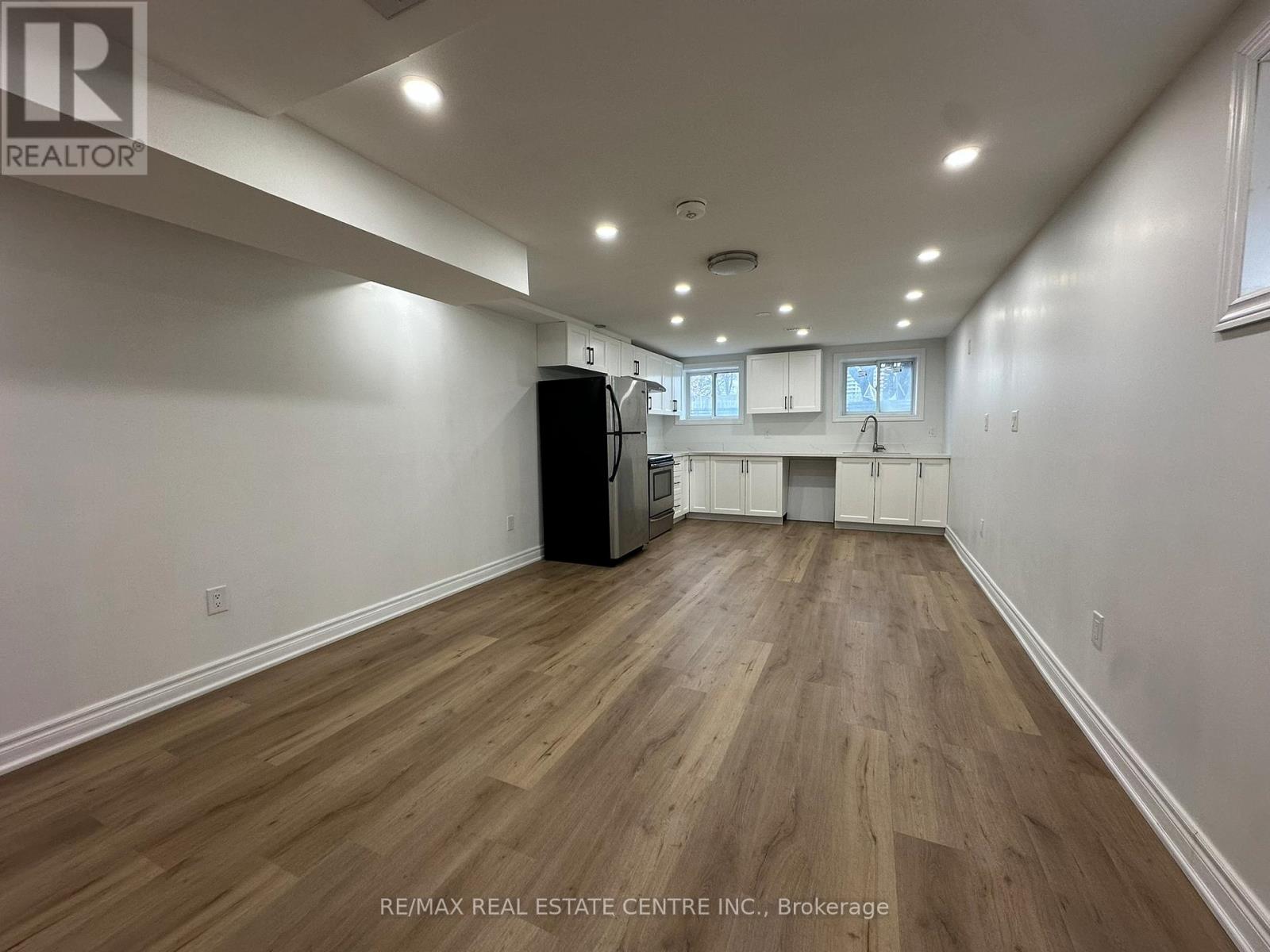 Bsmt - 67 York Road, Toronto, Ontario  M9R 3E7 - Photo 5 - W12693366