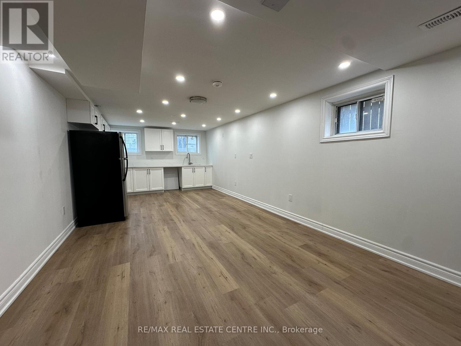 Bsmt - 67 York Road, Toronto, Ontario  M9R 3E7 - Photo 7 - W12693366