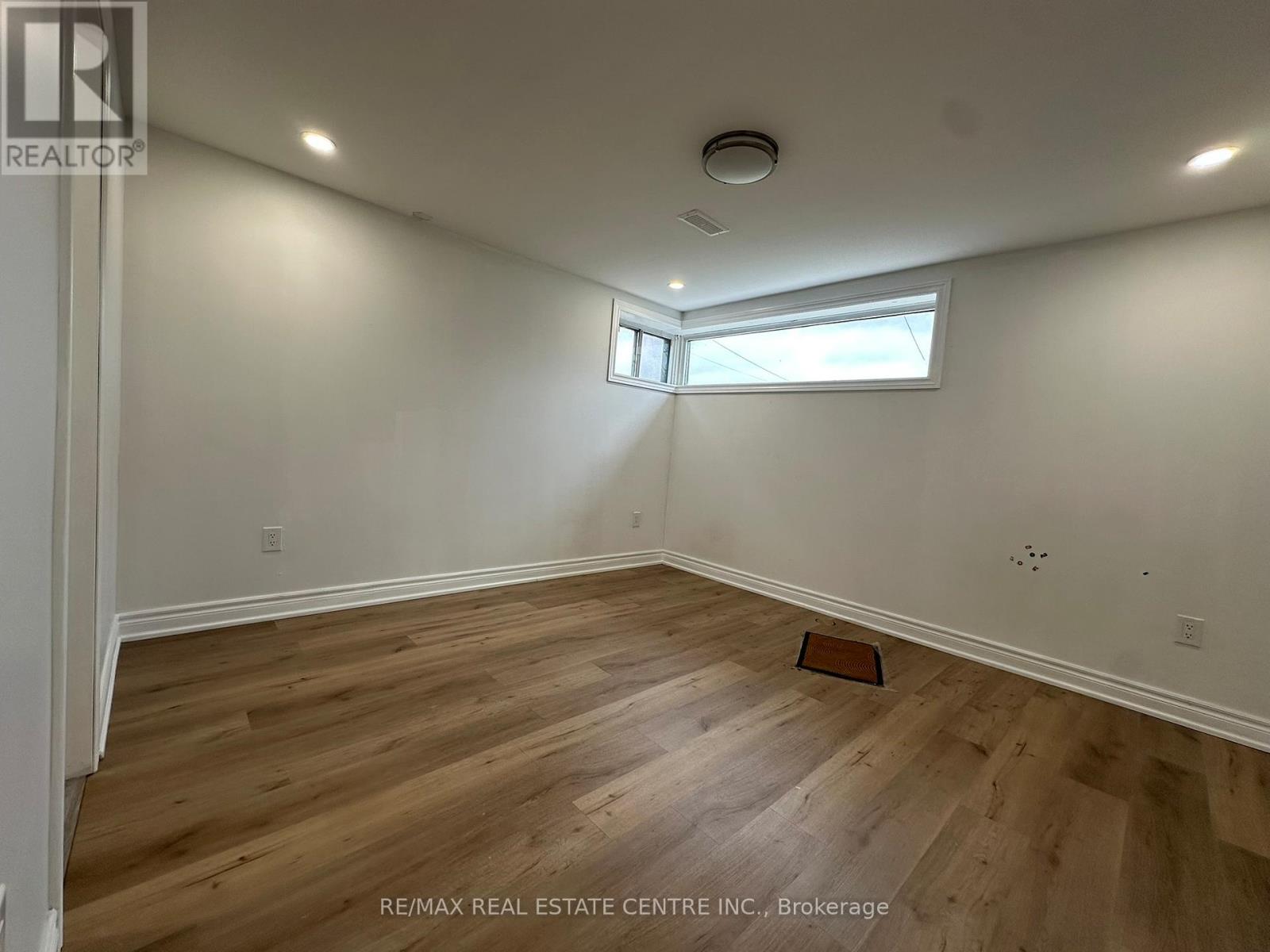 Bsmt - 67 York Road, Toronto, Ontario  M9R 3E7 - Photo 8 - W12693366