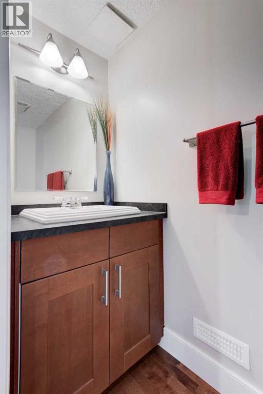 45 Cougarstone Place Sw, Calgary, Alberta  T3H 4W8 - Photo 31 - A2278265