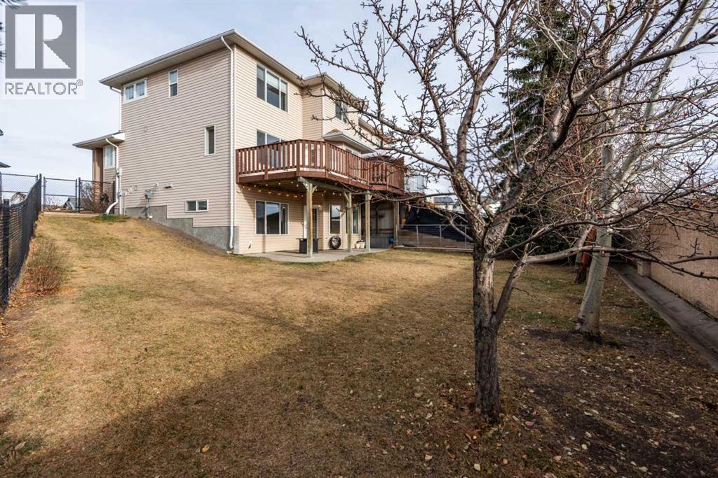 45 Cougarstone Place Sw, Calgary, Alberta  T3H 4W8 - Photo 33 - A2278265