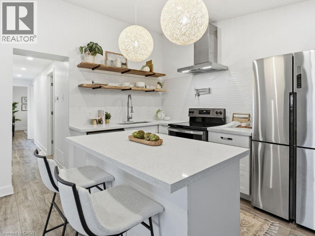 48 FREDERICK Avenue, Hamilton, Ontario