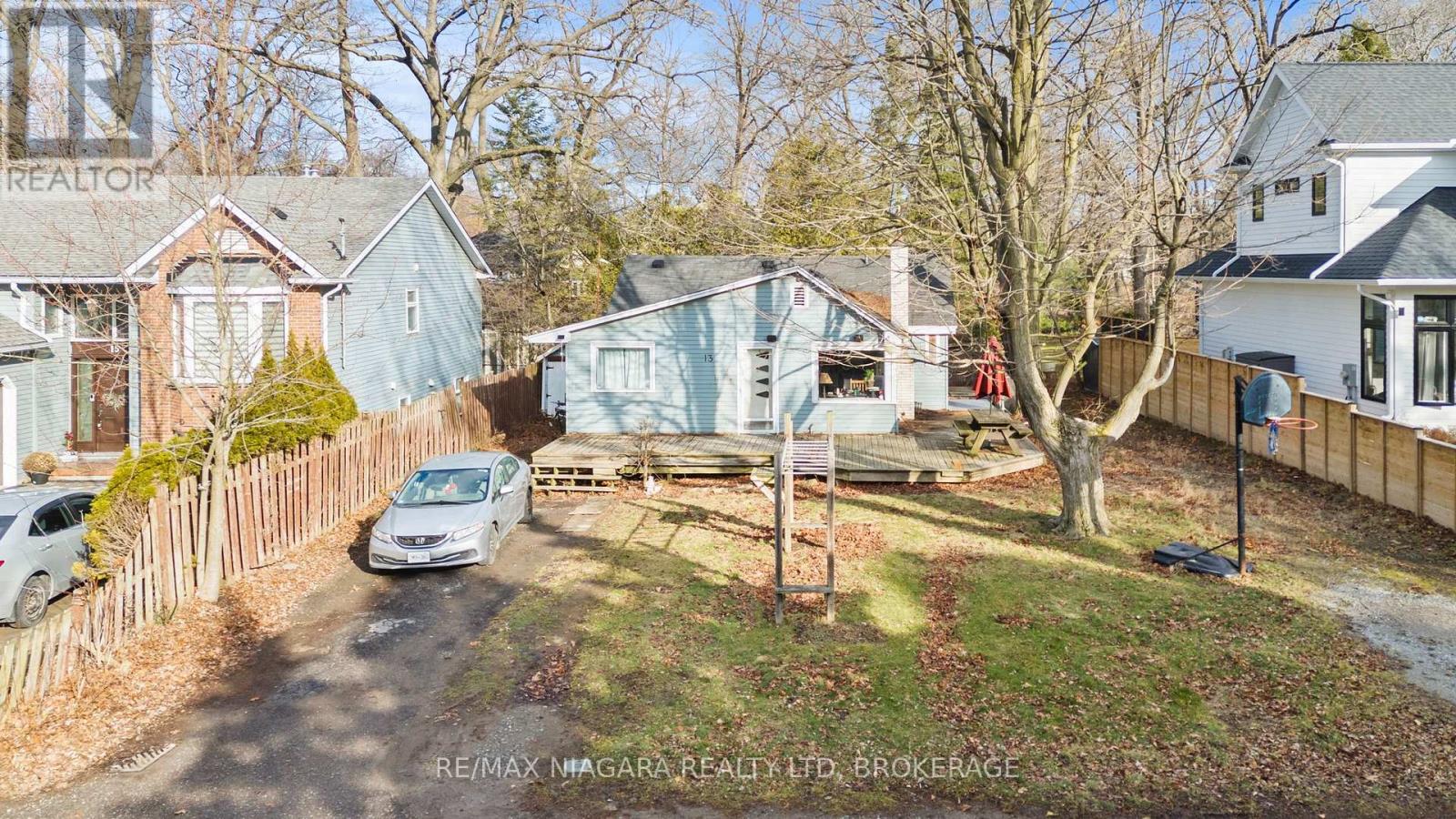 13 Wilberforce Avenue, Niagara-On-The-Lake, Ontario  L0S 1J0 - Photo 5 - X12693400