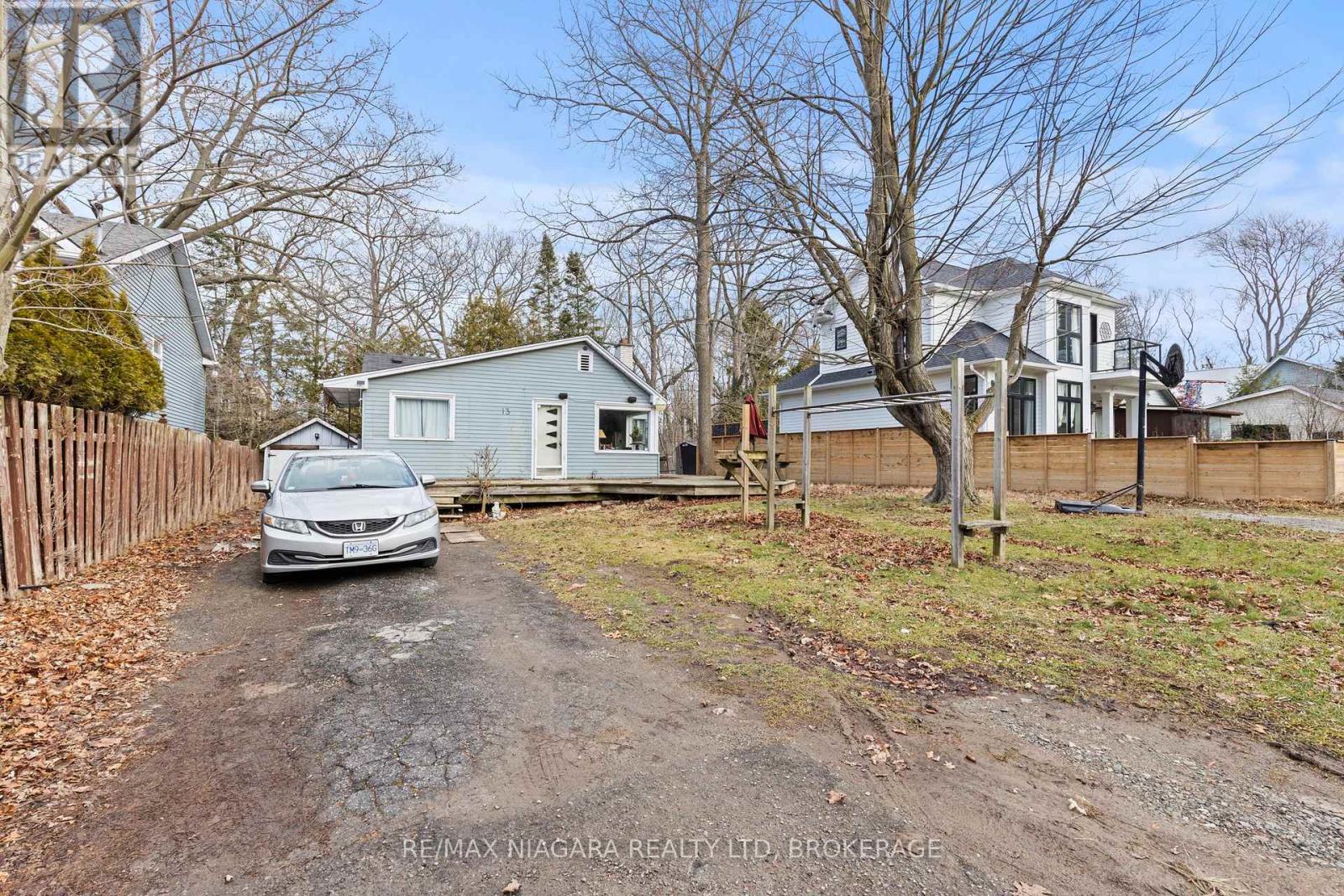 13 Wilberforce Avenue, Niagara-On-The-Lake, Ontario  L0S 1J0 - Photo 7 - X12693400