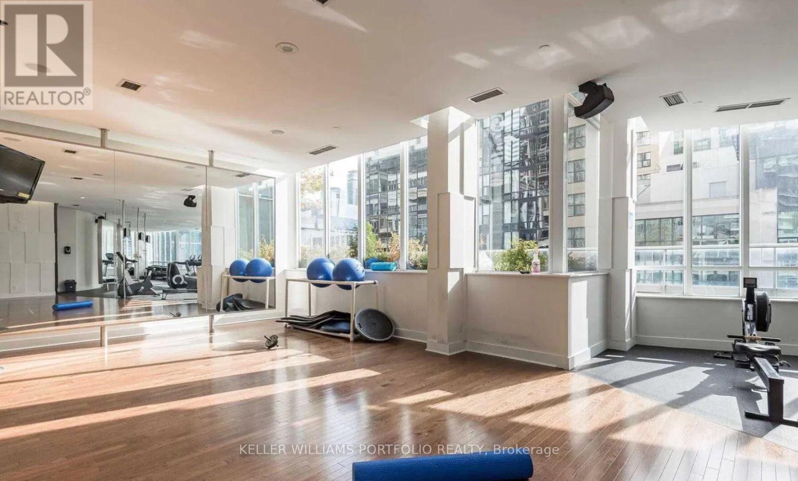 841 - 250 Wellington Street W, Toronto, Ontario  M5V 3P6 - Photo 16 - C12693414