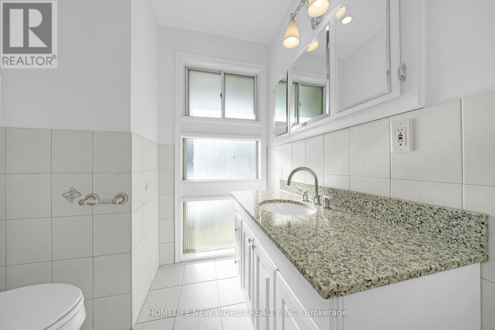 Main Floor - 129 Burbank Drive, Toronto, Ontario  M2K 1N6 - Photo 18 - C12693438