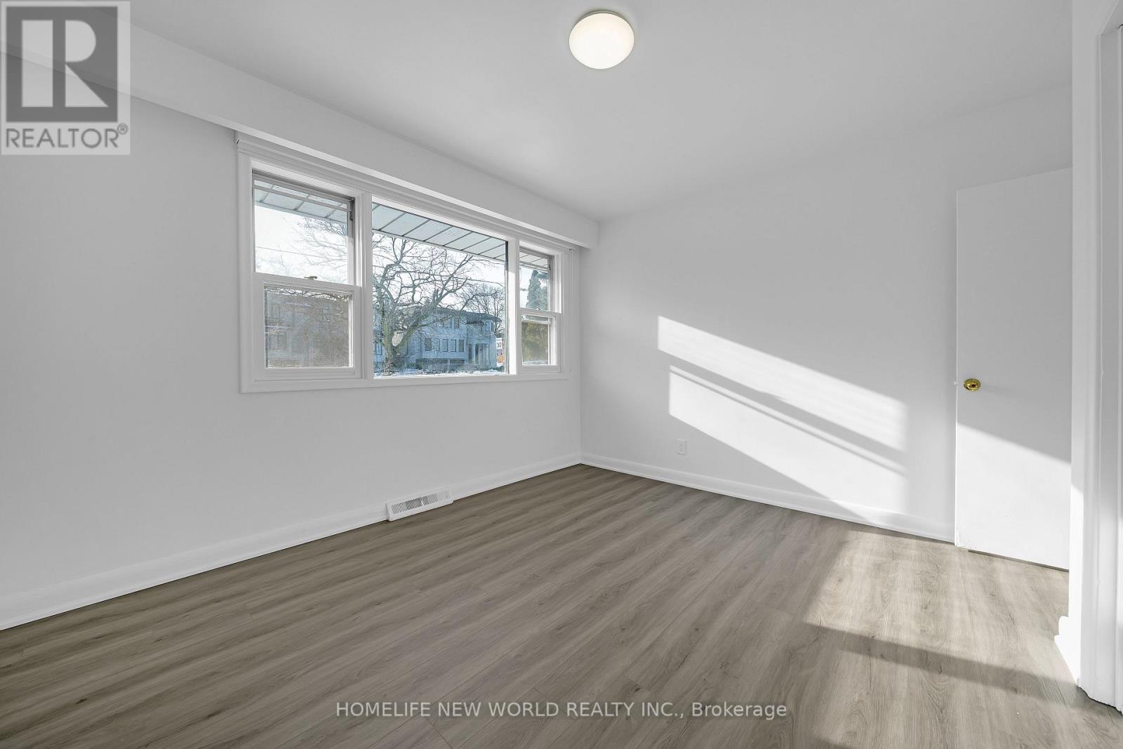 Main Floor - 129 Burbank Drive, Toronto, Ontario  M2K 1N6 - Photo 22 - C12693438
