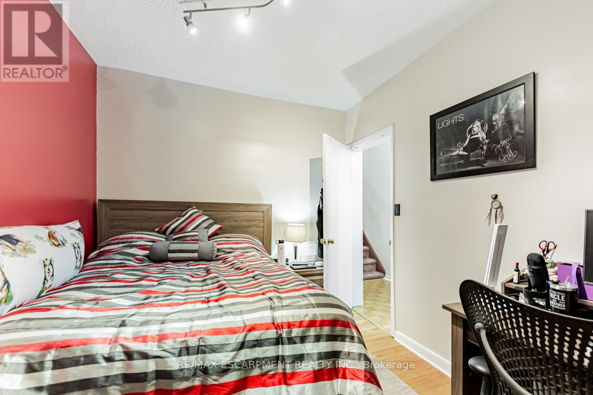 11 Alma Avenue, Toronto, Ontario  M6J 1N2 - Photo 12 - C12693474