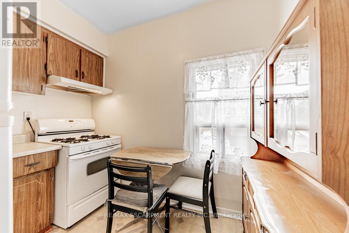 11 Alma Avenue, Toronto, Ontario  M6J 1N2 - Photo 20 - C12693474