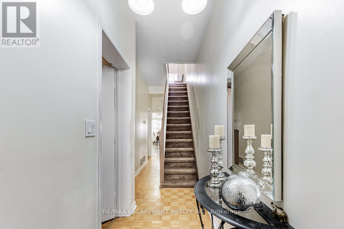 11 Alma Avenue, Toronto, Ontario  M6J 1N2 - Photo 5 - C12693474