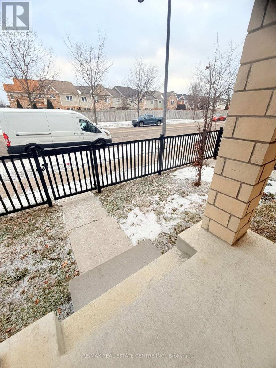 298 Carnwith Drive E, Whitby, Ontario  L1M 0M3 - Photo 4 - E12693440