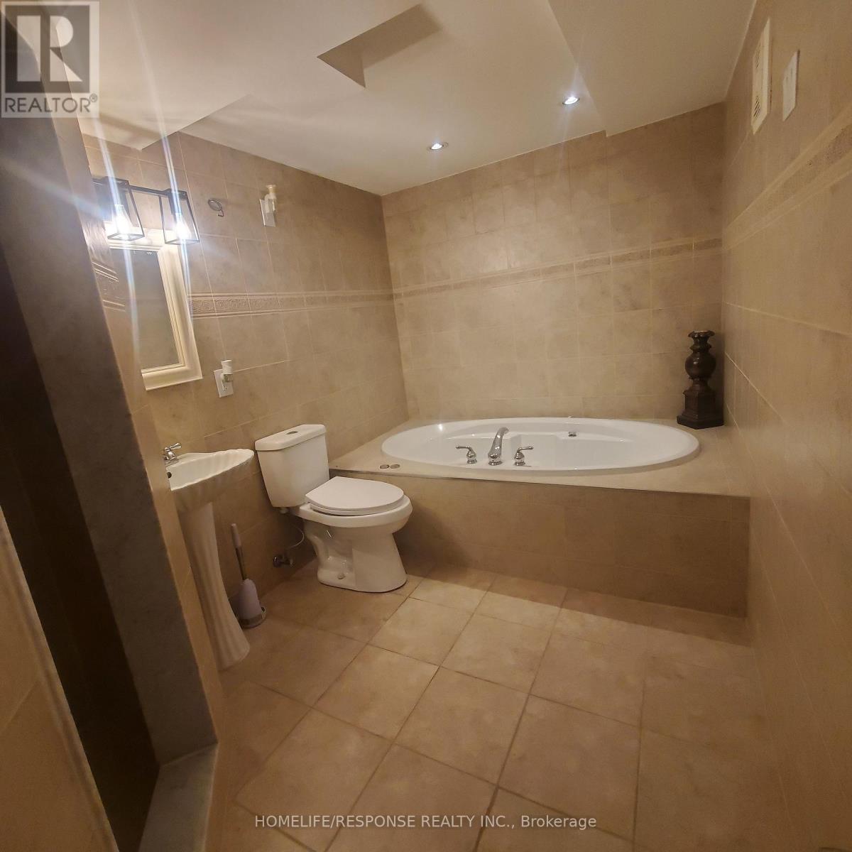 Bsmt - 6 Solway Avenue W, Vaughan, Ontario  L6A 2W9 - Photo 6 - N12693392