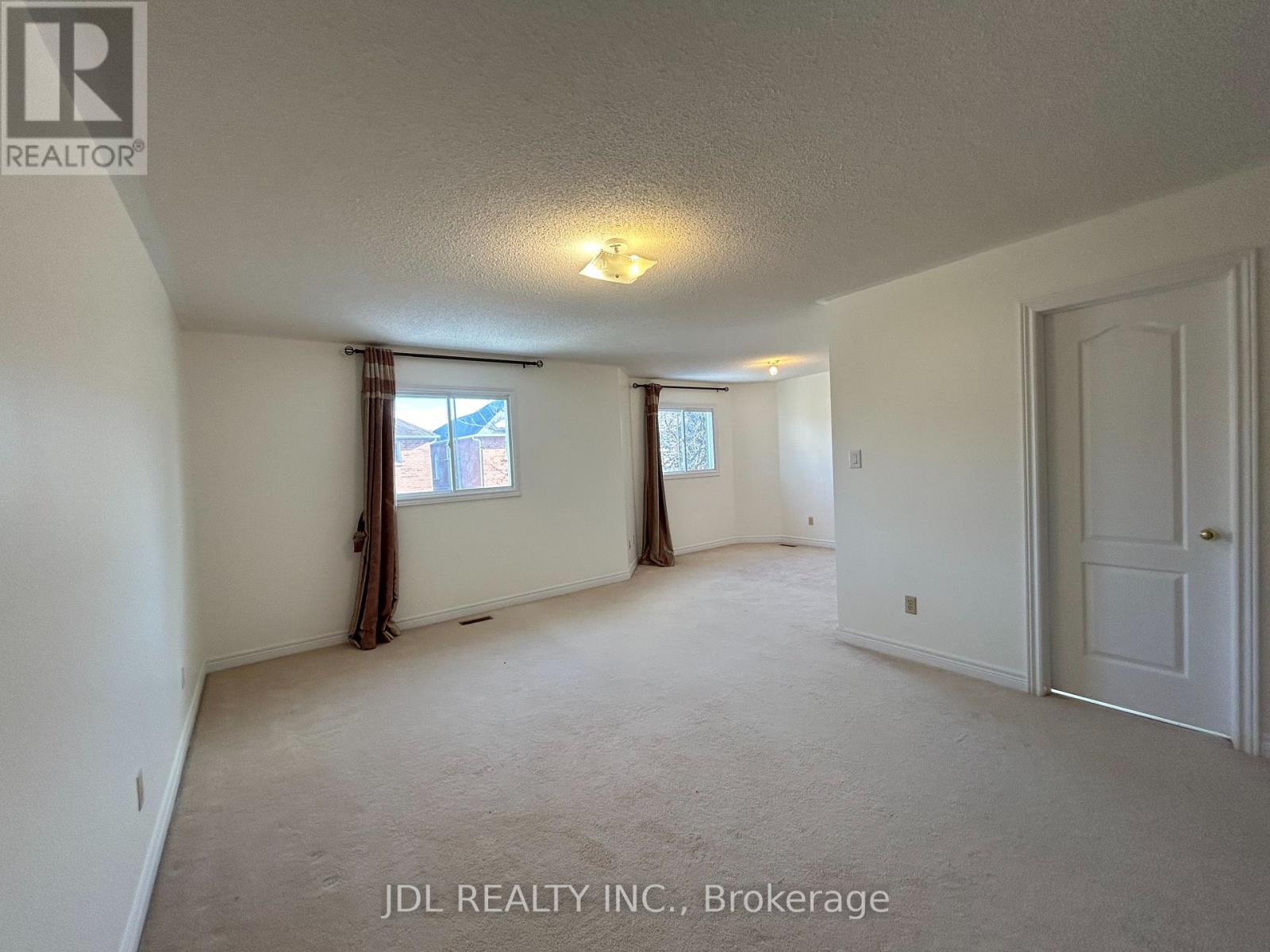 49 Melville St Street, Richmond Hill, Ontario L4B 4J1 - Photo 12 - N12693430