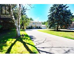 17 CRESCENT HILL DRIVE, Brampton, Ontario