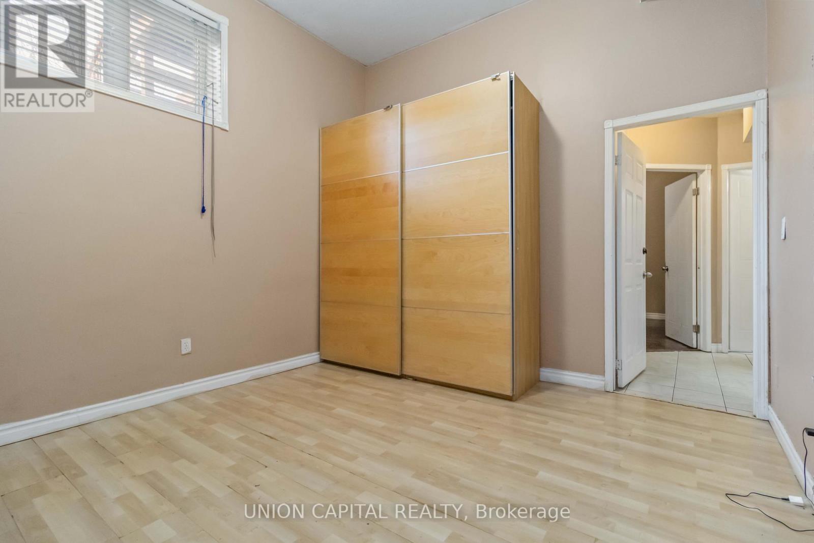 Lower - 639 Twain Avenue, Mississauga, Ontario  L5W 1M1 - Photo 10 - W12693388