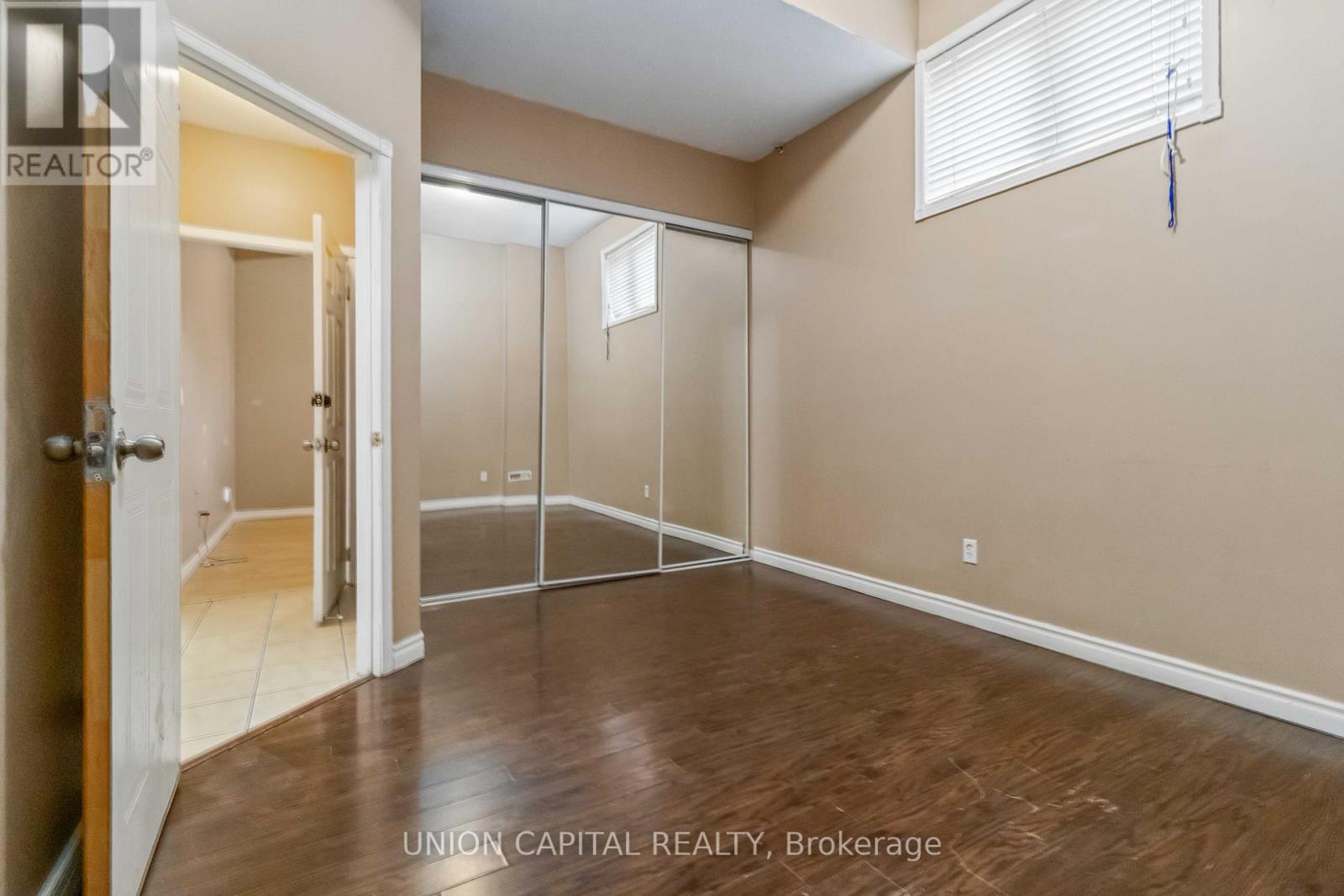 Lower - 639 Twain Avenue, Mississauga, Ontario  L5W 1M1 - Photo 12 - W12693388