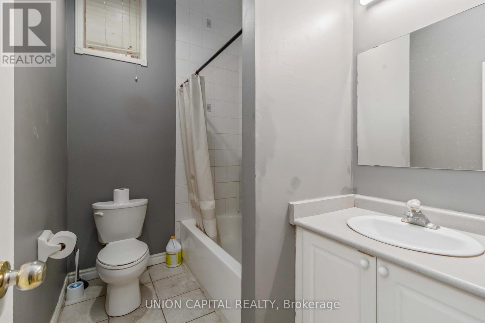 Lower - 639 Twain Avenue, Mississauga, Ontario  L5W 1M1 - Photo 13 - W12693388