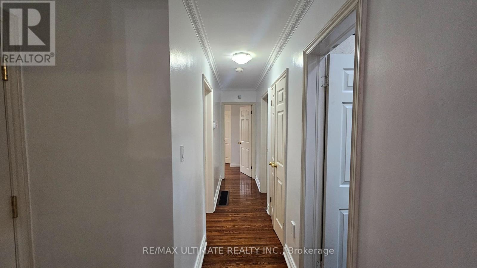 Main - 14 Bengal Court, Toronto, Ontario  M3L 1X9 - Photo 11 - W12693394