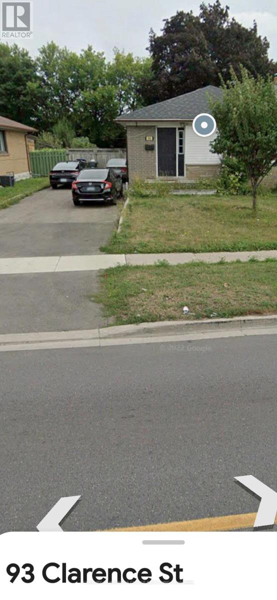 93 Clarence Street, Brampton, Ontario  L6W 1S8 - Photo 2 - W12693396