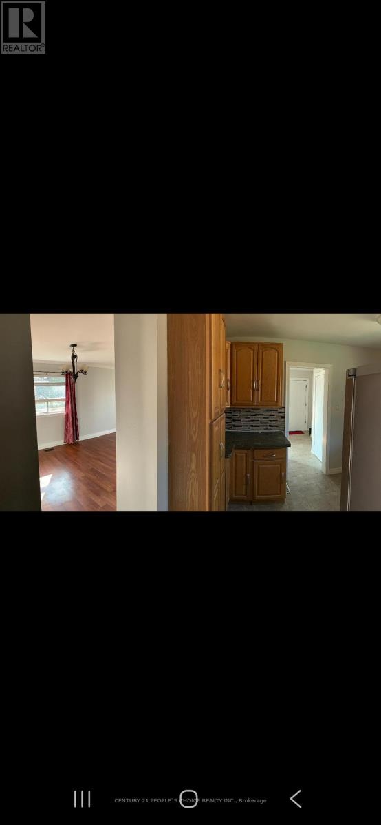 93 Clarence Street, Brampton, Ontario  L6W 1S8 - Photo 5 - W12693396