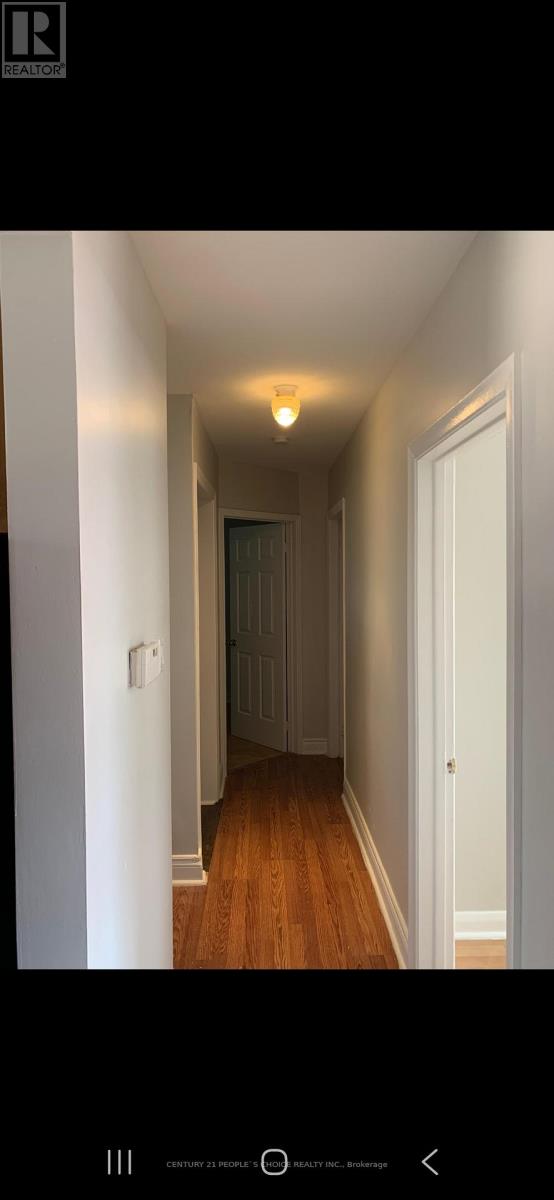 93 Clarence Street, Brampton, Ontario  L6W 1S8 - Photo 7 - W12693396