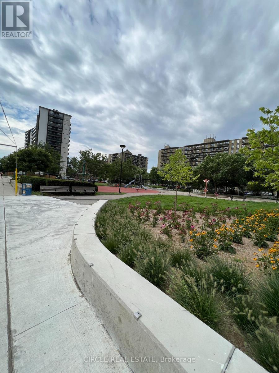 813 - 270 Dufferin Street, Toronto, Ontario  M6K 0H8 - Photo 13 - W12693410