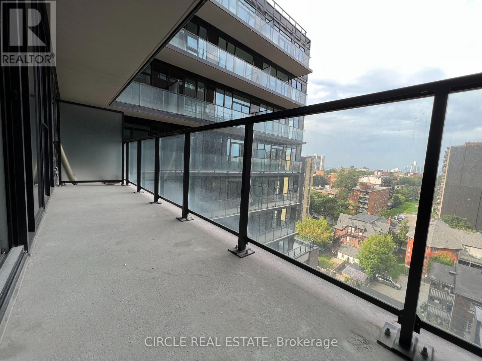 813 - 270 Dufferin Street, Toronto, Ontario  M6K 0H8 - Photo 2 - W12693410