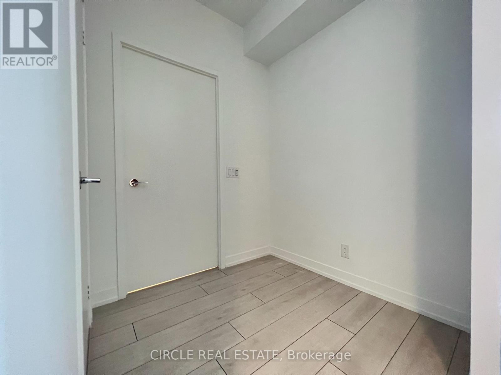 813 - 270 Dufferin Street, Toronto, Ontario  M6K 0H8 - Photo 6 - W12693410