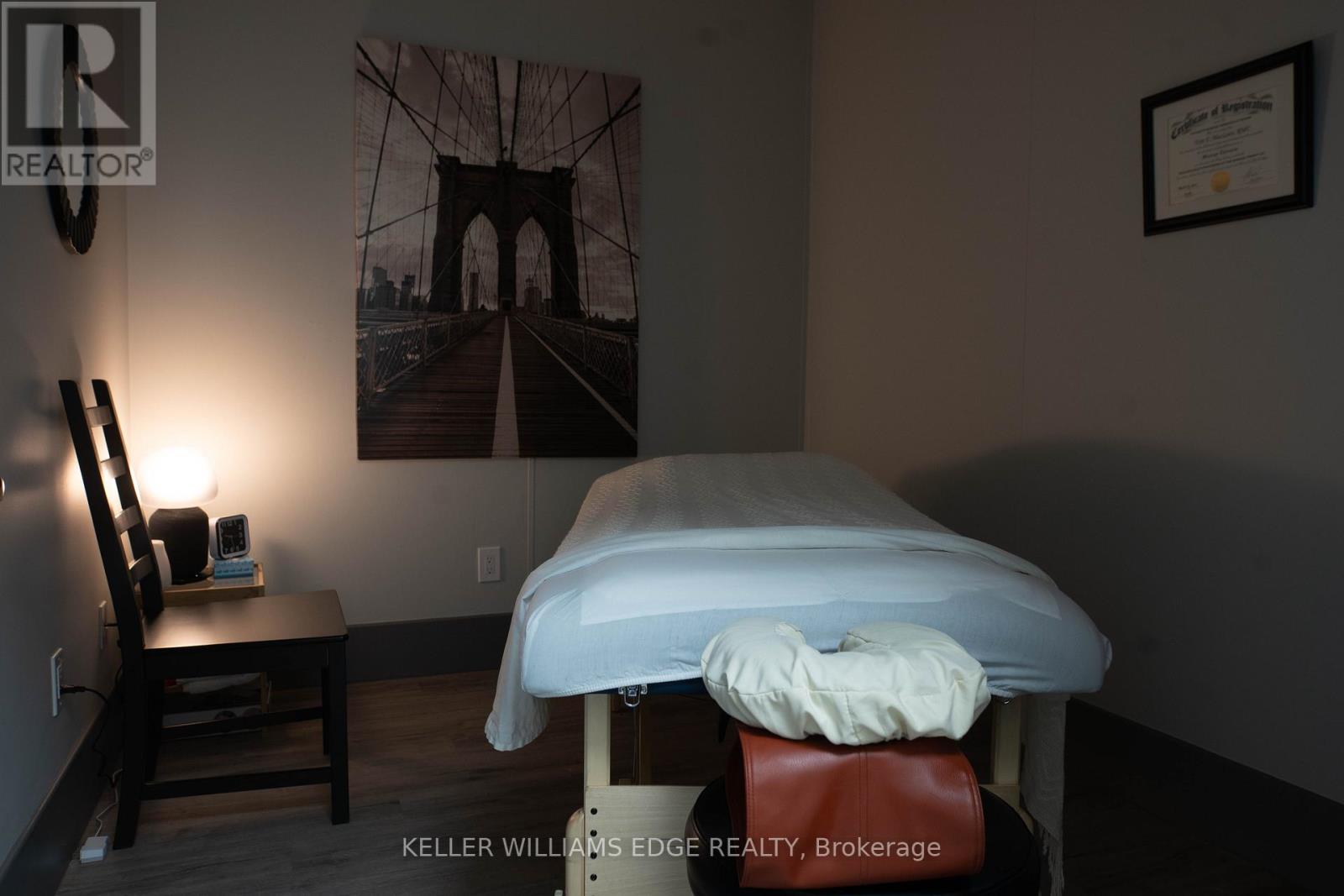 B - 1160 Blair Road, Burlington, Ontario  L7M 1K9 - Photo 6 - W12693412