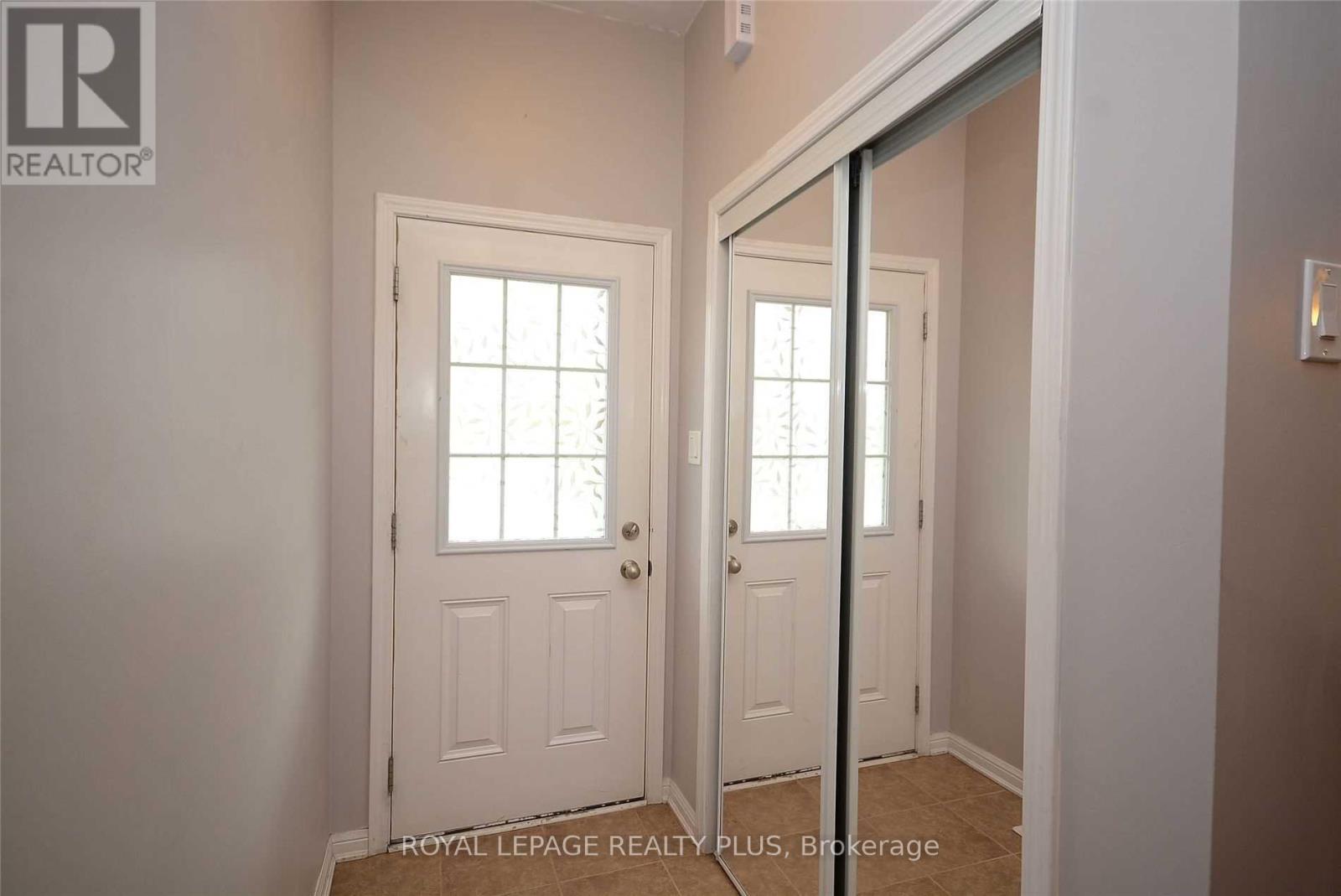 346 Cavanagh Lane, Milton, Ontario  L9T 8G2 - Photo 2 - W12693422