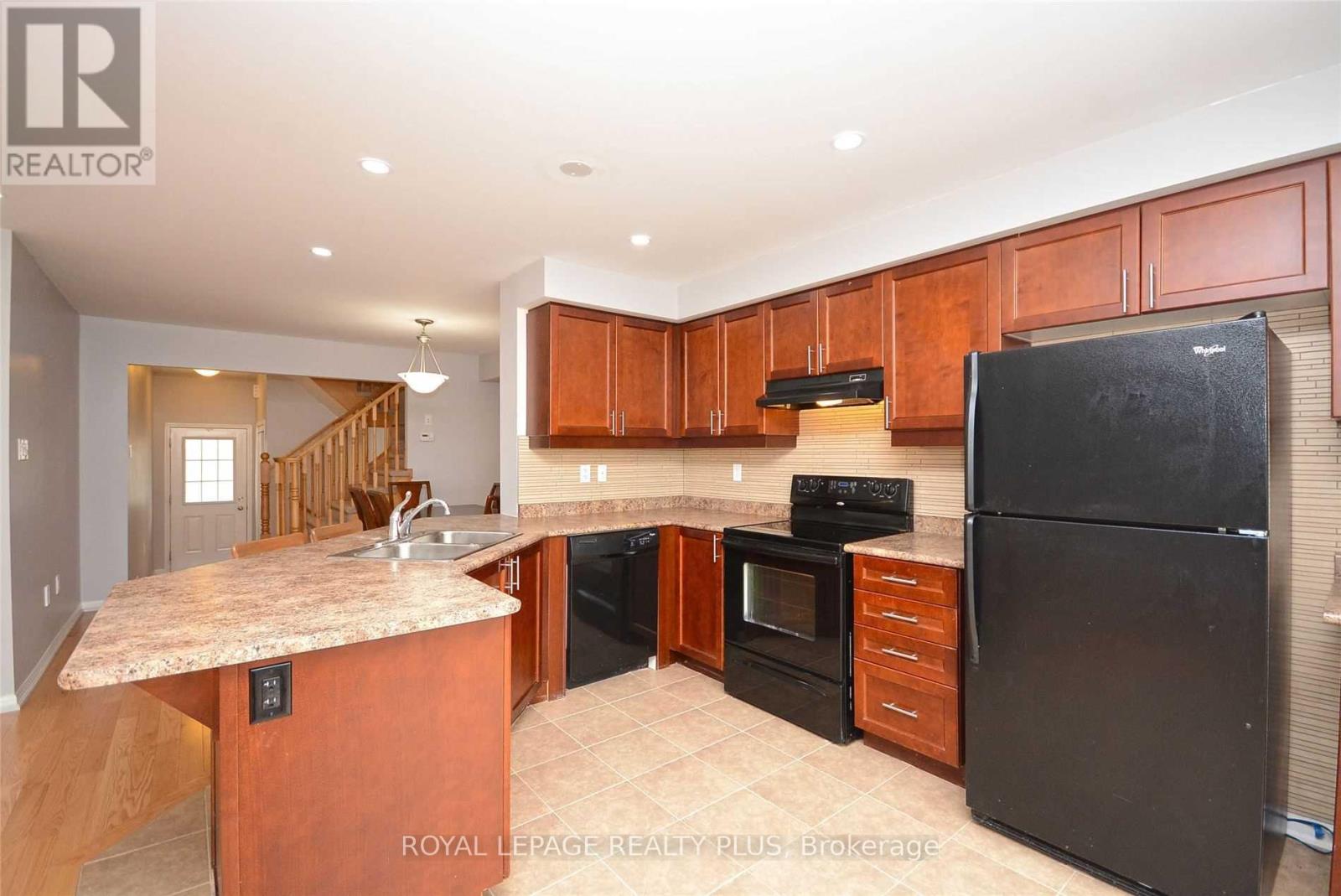 346 Cavanagh Lane, Milton, Ontario  L9T 8G2 - Photo 7 - W12693422