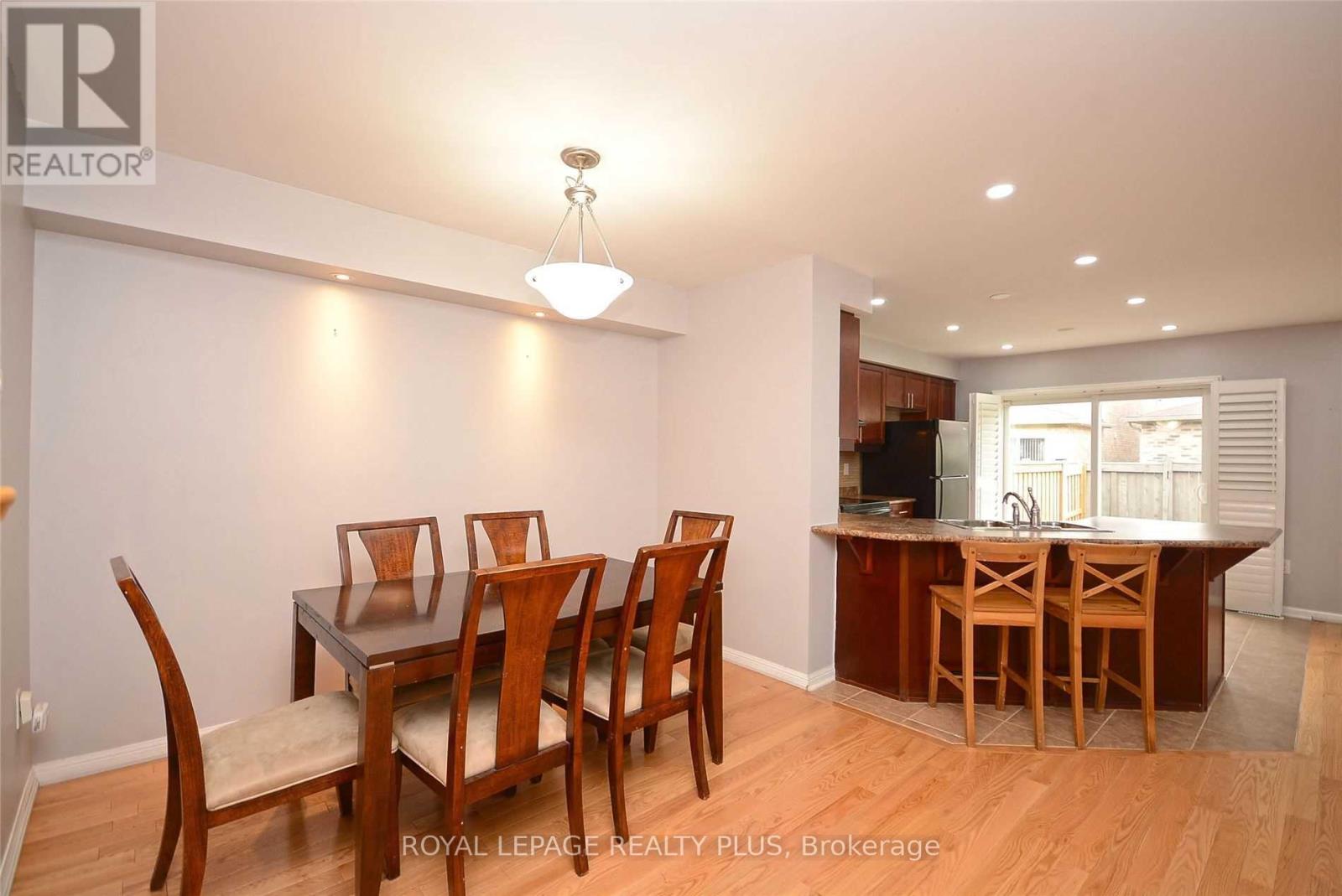 346 Cavanagh Lane, Milton, Ontario  L9T 8G2 - Photo 9 - W12693422