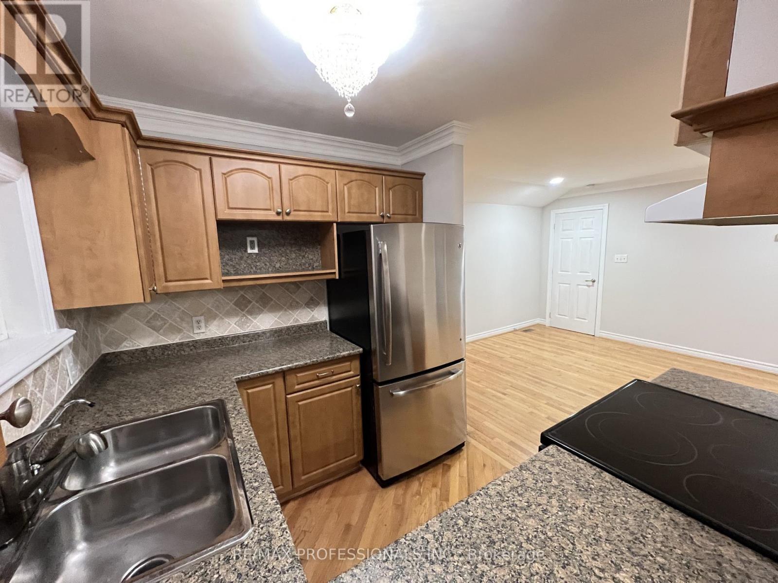 Coach House - 7158 Bell School Line, Milton, Ontario  L9T 2Y1 - Photo 12 - W12693424