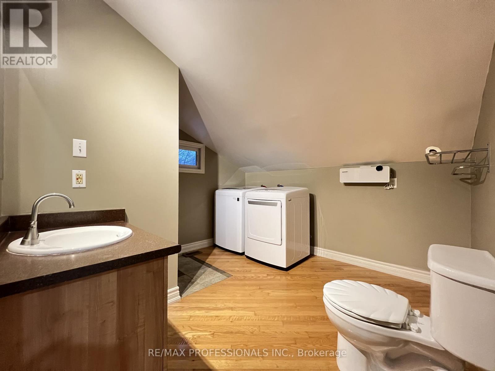 Coach House - 7158 Bell School Line, Milton, Ontario  L9T 2Y1 - Photo 16 - W12693424