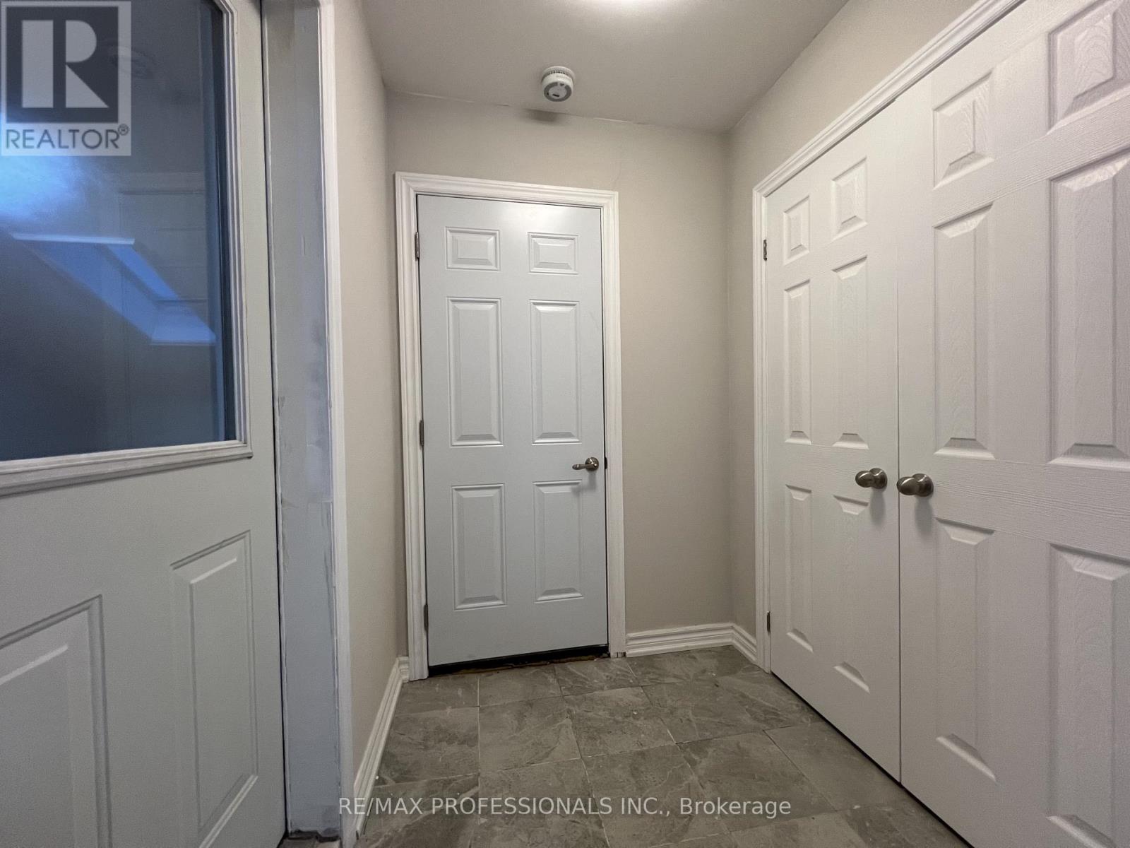 Coach House - 7158 Bell School Line, Milton, Ontario  L9T 2Y1 - Photo 19 - W12693424