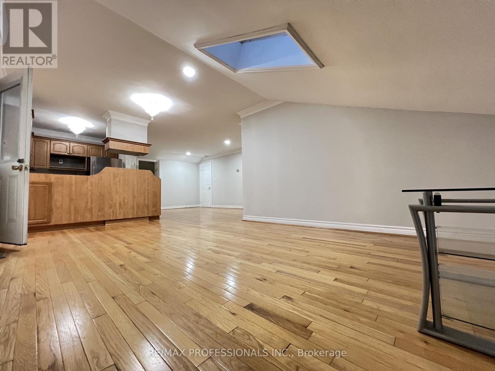 Coach House - 7158 Bell School Line, Milton, Ontario  L9T 2Y1 - Photo 21 - W12693424