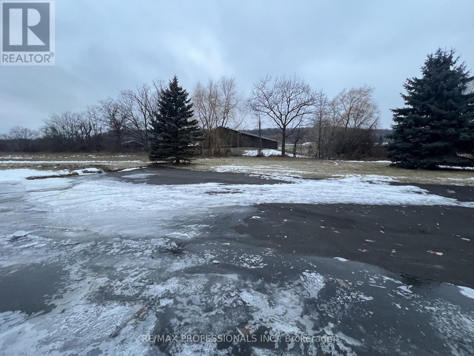 Coach House - 7158 Bell School Line, Milton, Ontario  L9T 2Y1 - Photo 25 - W12693424