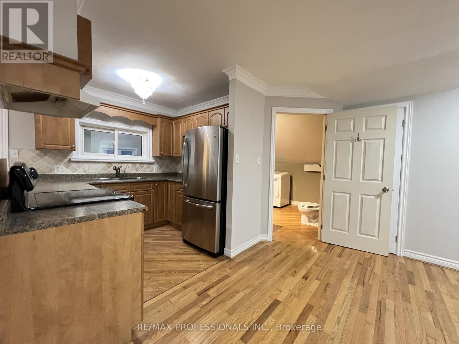 Coach House - 7158 Bell School Line, Milton, Ontario  L9T 2Y1 - Photo 7 - W12693424