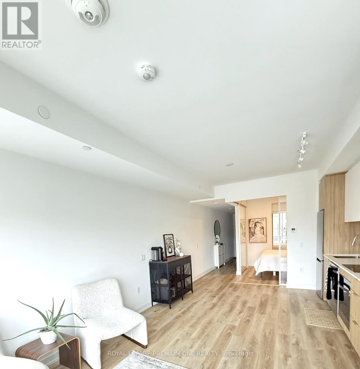 319 - 6 Chartwell Road, Toronto, Ontario  M8Z 0H2 - Photo 11 - W12693464