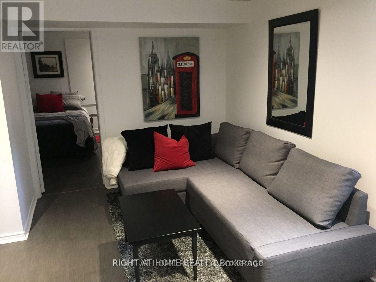 164 Trafalgar Road, Oakville, Ontario  L6J 3G6 - Photo 3 - W12693470