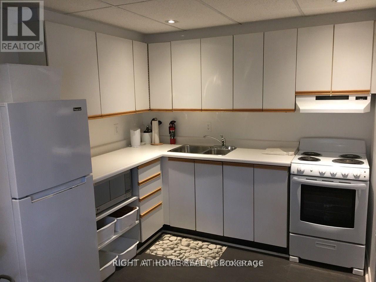 164 Trafalgar Road, Oakville, Ontario  L6J 3G6 - Photo 6 - W12693470