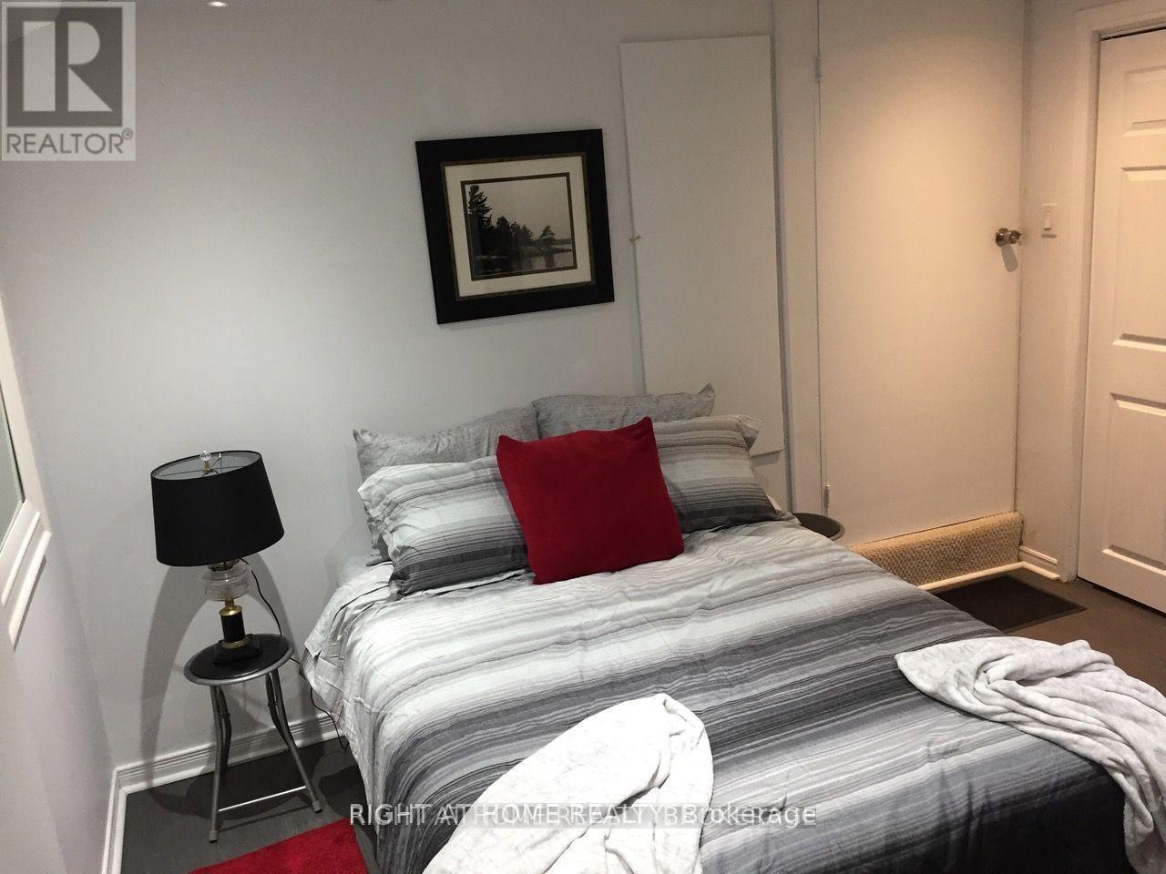 164 Trafalgar Road, Oakville, Ontario  L6J 3G6 - Photo 9 - W12693470