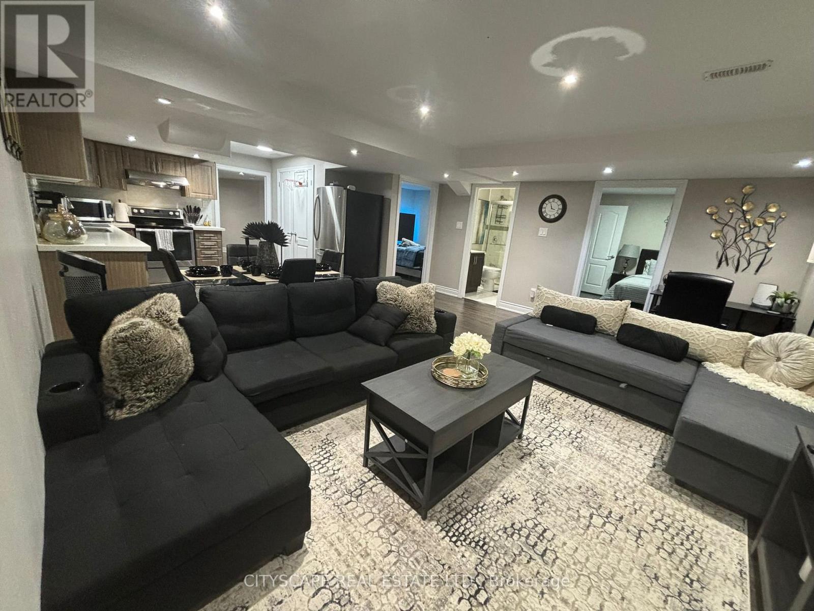 50 Mountain Ridge Road, Brampton, Ontario  L6Y 0B4 - Photo 5 - W12693488