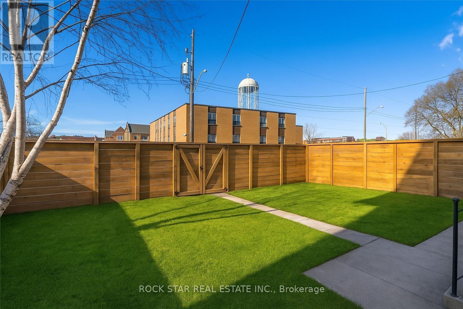 Upper - 1 Edward Street, Hamilton, Ontario  L8L 2V2 - Photo 23 - X12693398