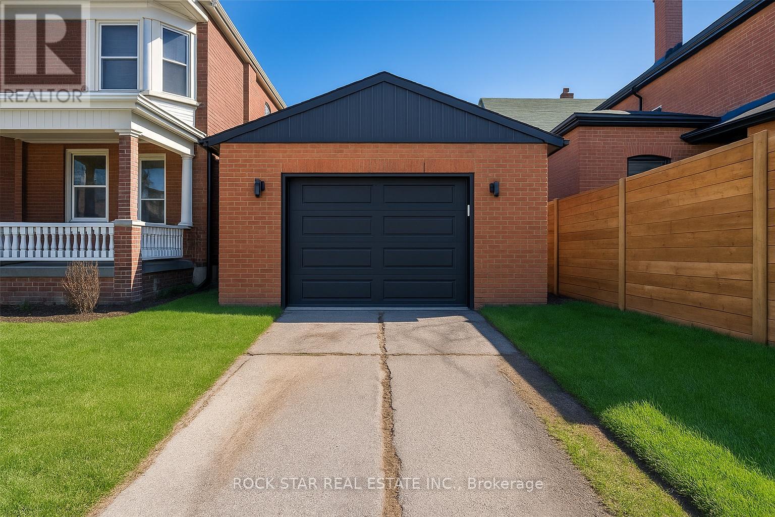 Upper - 1 Edward Street, Hamilton, Ontario  L8L 2V2 - Photo 24 - X12693398