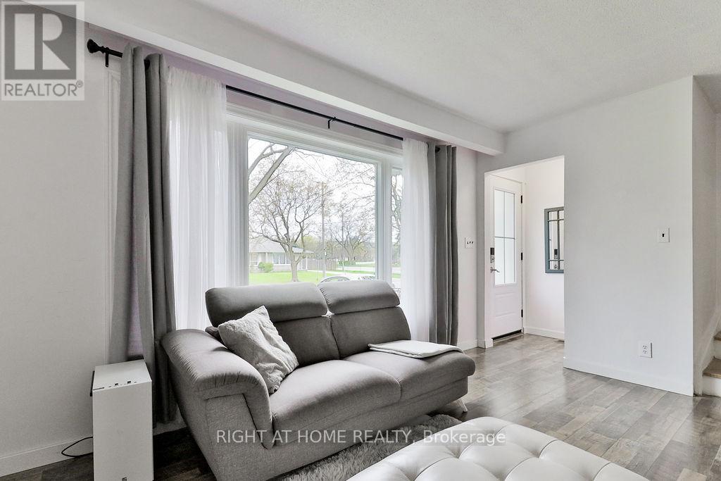 5 Prince Paul Crescent, St. Catharines, Ontario  L2N 3A8 - Photo 4 - X12693406