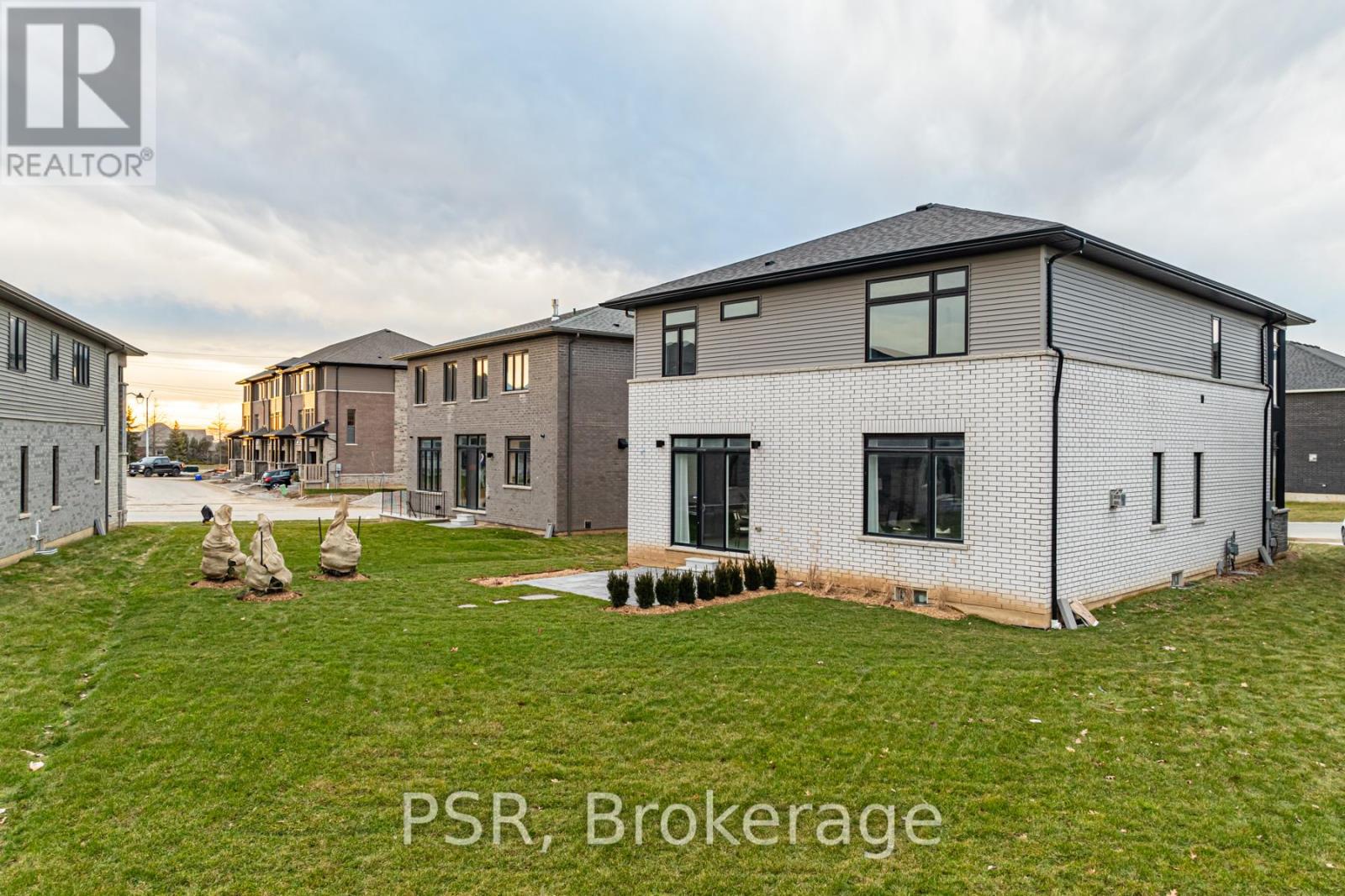 129 Daugaard Avenue, Brant, Ontario  N3L 0L6 - Photo 34 - X12693420